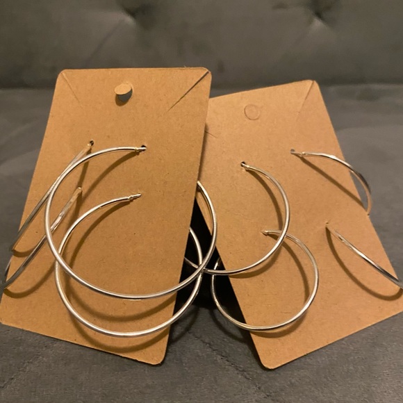 Silver Hoop fashion Earrings- bundle set of 2(4 pairs of earrings) - Picture 2 of 3